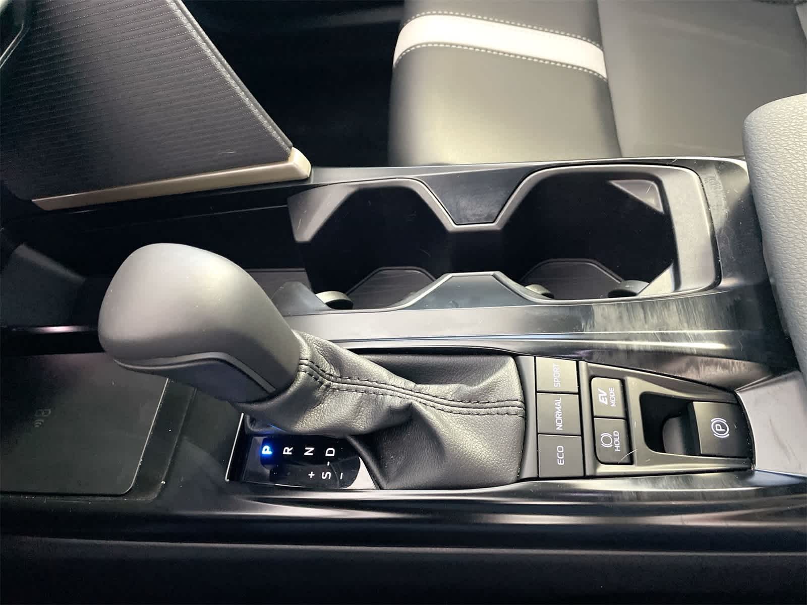 Thumbnail: 2025 Toyota Camry - 22