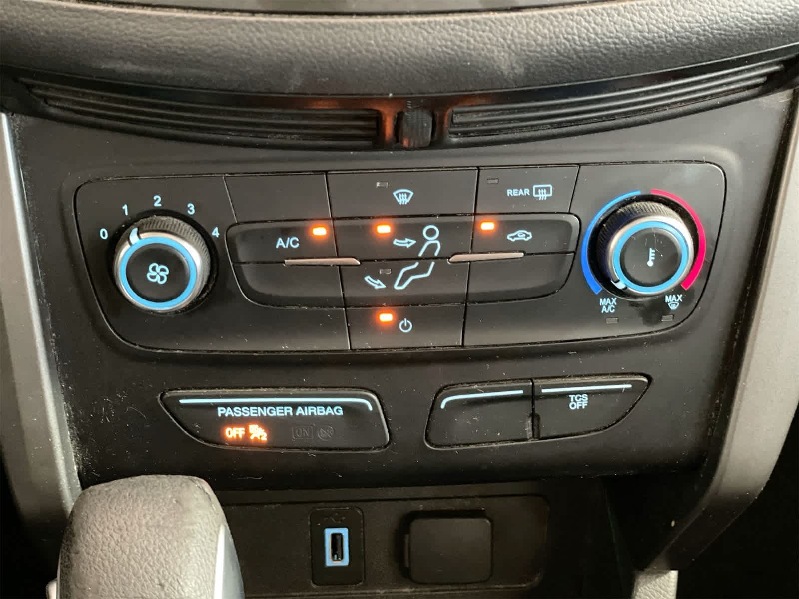 Thumbnail: 2017 Ford Escape - 20