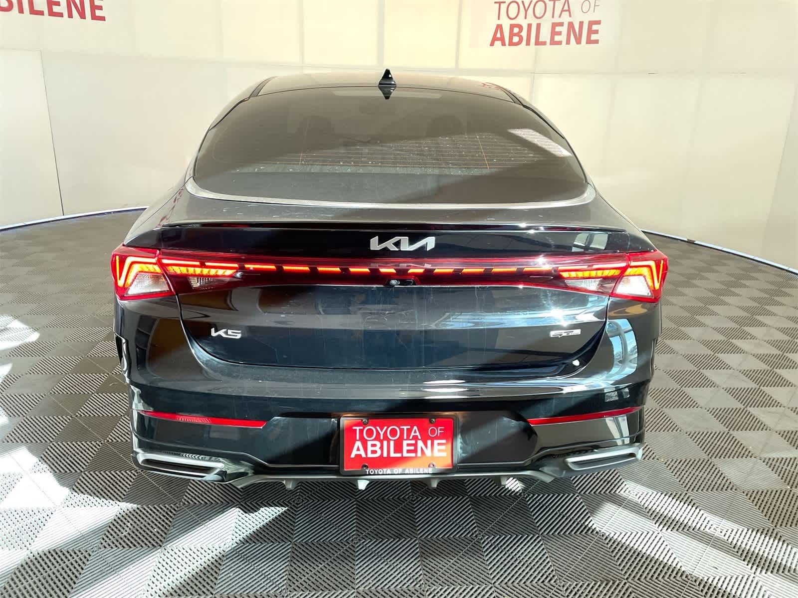 Thumbnail: 2023 Kia K5 - 3