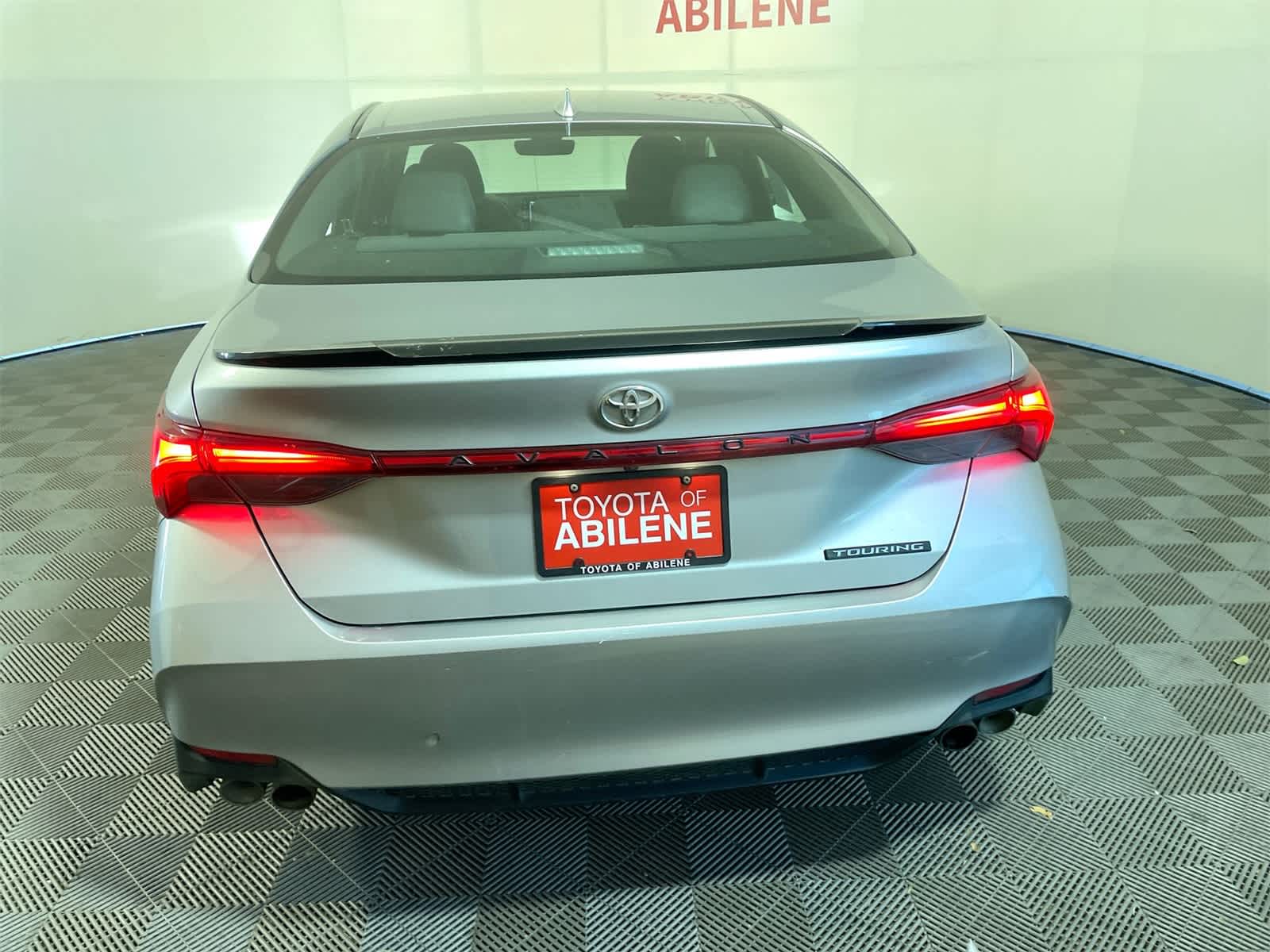 Thumbnail: 2020 Toyota Avalon - 4