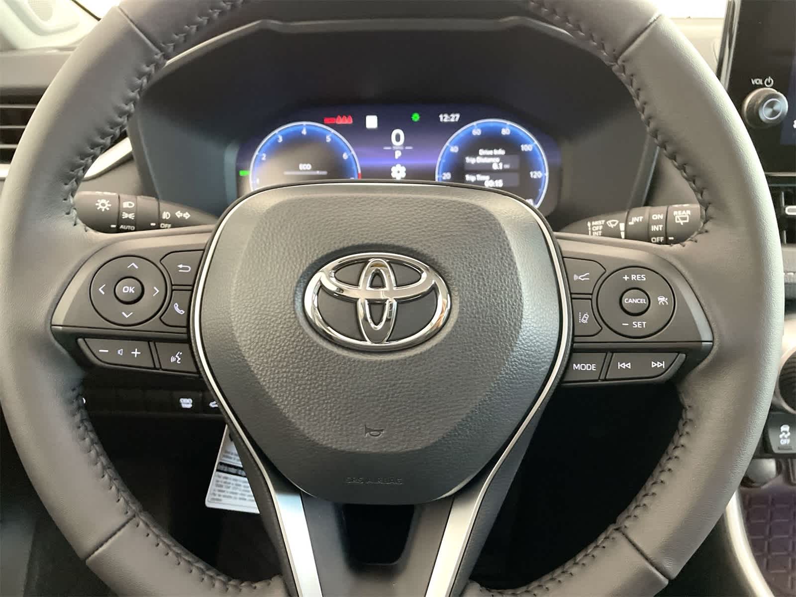 Thumbnail: 2025 Toyota RAV4 - 18