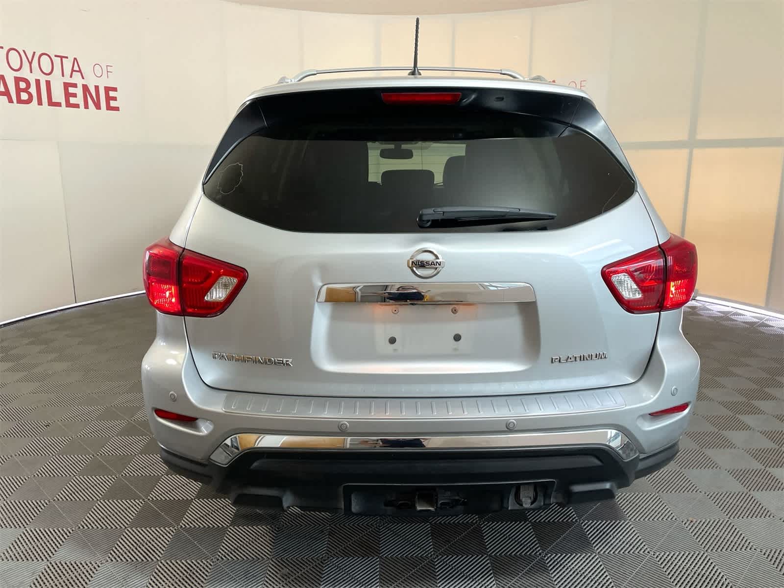 Thumbnail: 2018 Nissan Pathfinder - 4