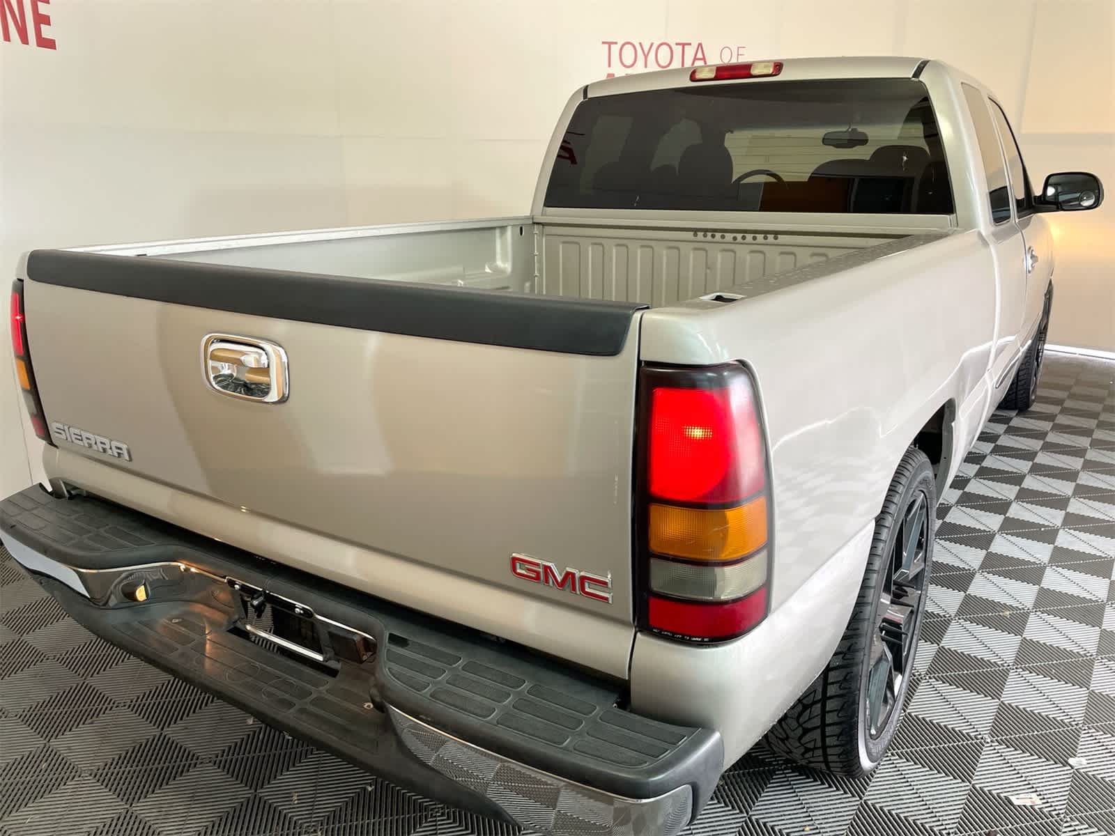 Thumbnail: 2006 GMC Sierra 1500 - 6