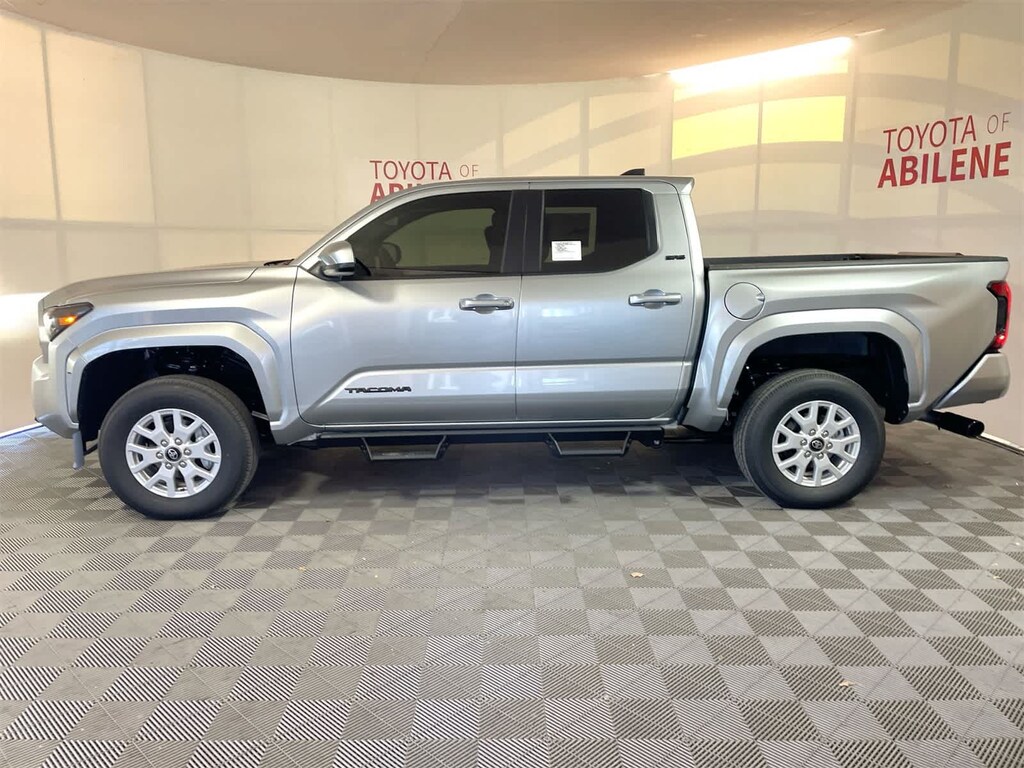 New 2025 Toyota Tacoma SR5 Truck