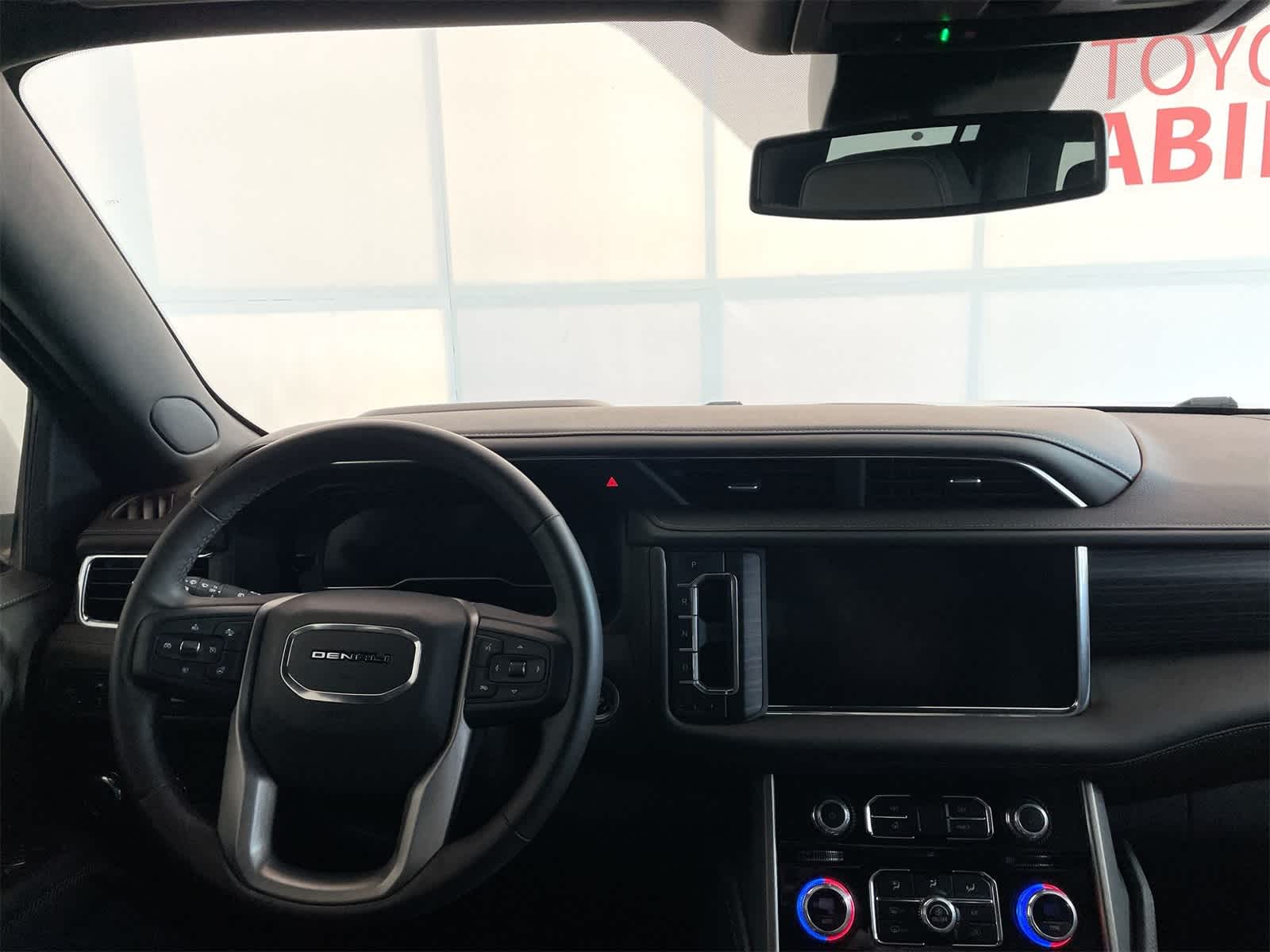 Thumbnail: 2023 GMC Yukon XL - 16