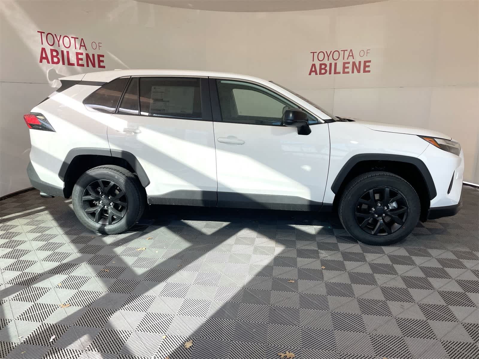 Thumbnail: 2025 Toyota RAV4 - 8