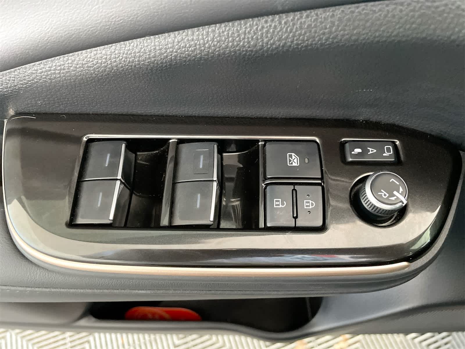 Thumbnail: 2024 Toyota Crown - 11