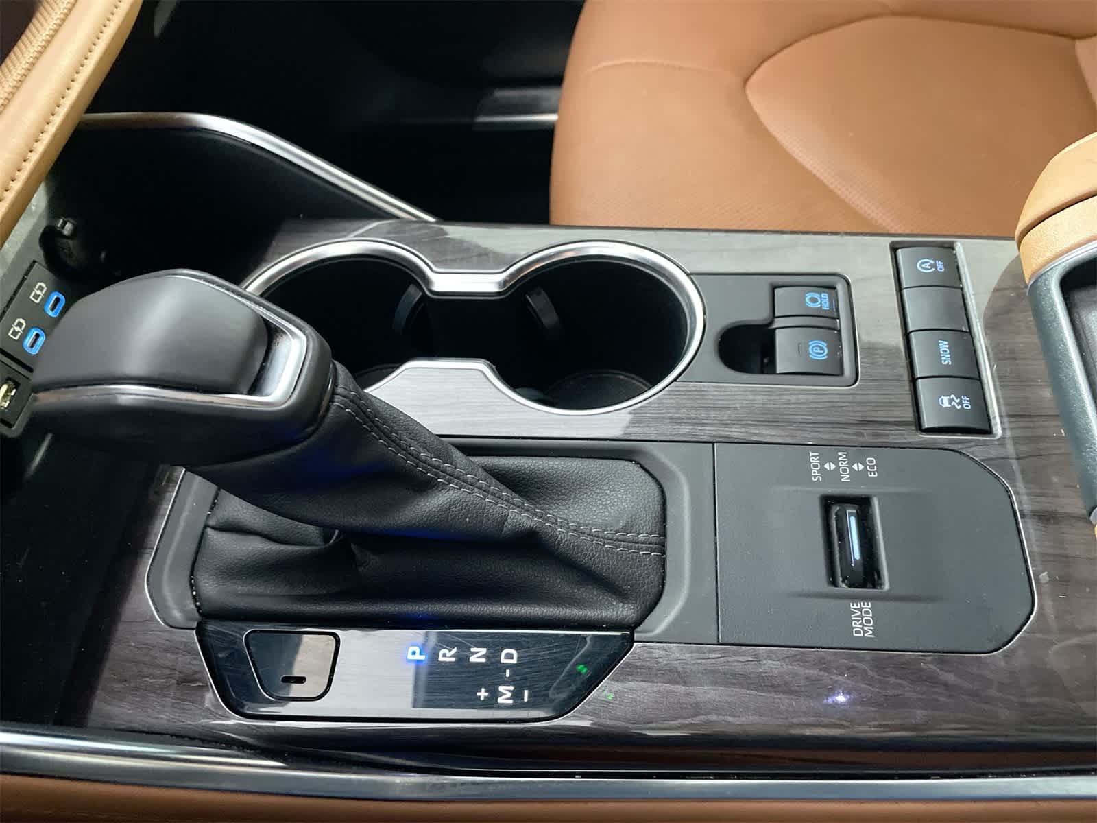 Thumbnail: 2022 Toyota Highlander - 24