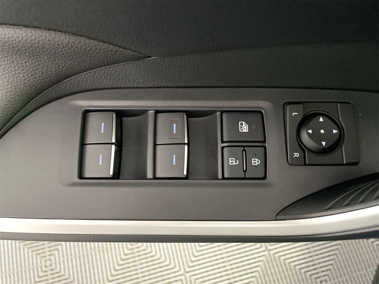 Thumbnail: 2025 Toyota RAV4 - 12