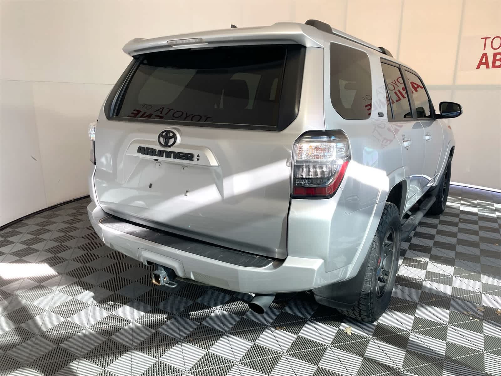 Thumbnail: 2023 Toyota 4Runner - 6