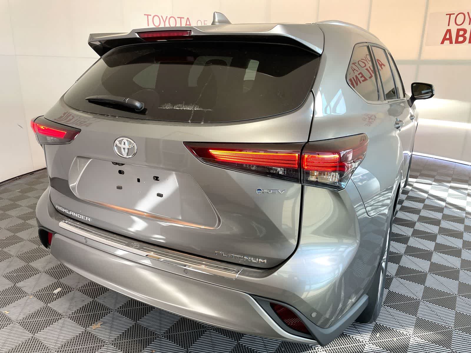 Thumbnail: 2026 Toyota Highlander - 6