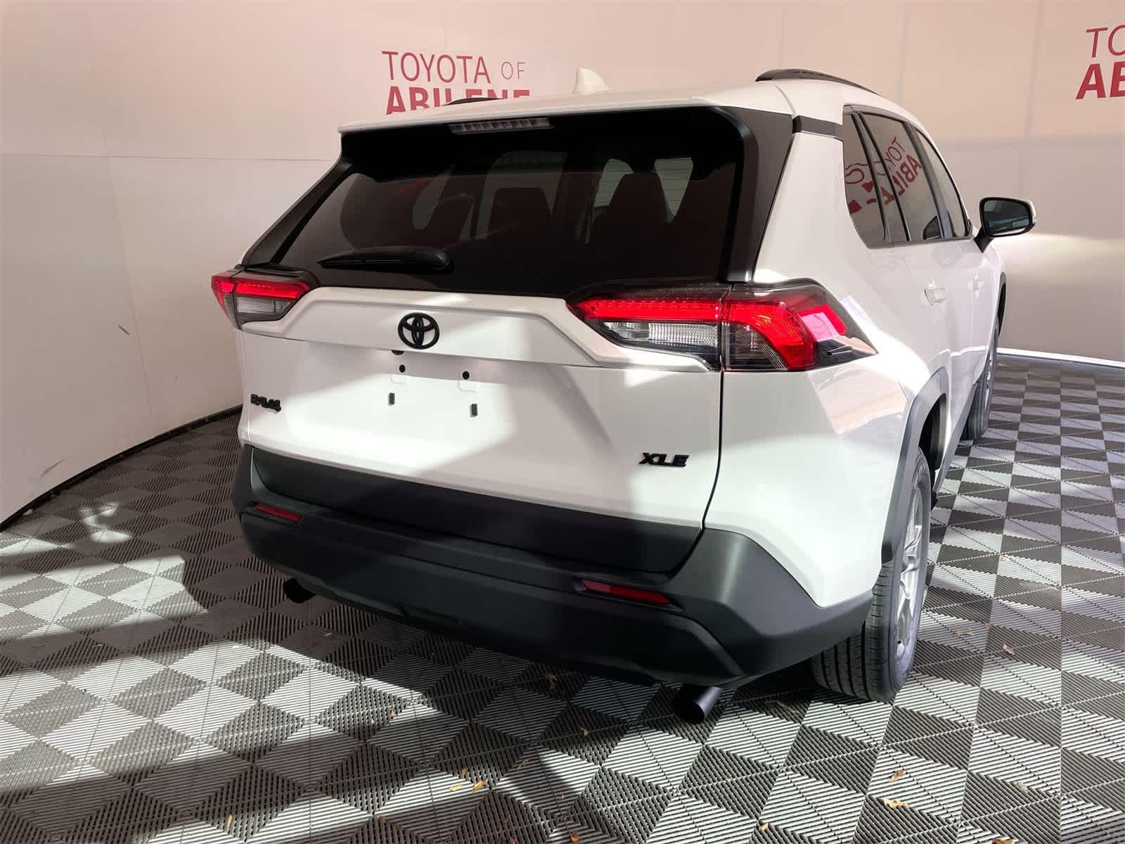 Thumbnail: 2025 Toyota RAV4 - 7