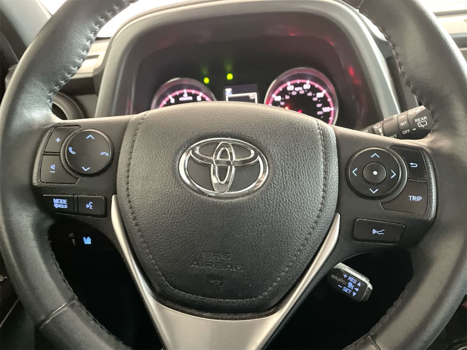 Thumbnail: 2018 Toyota RAV4 - 17