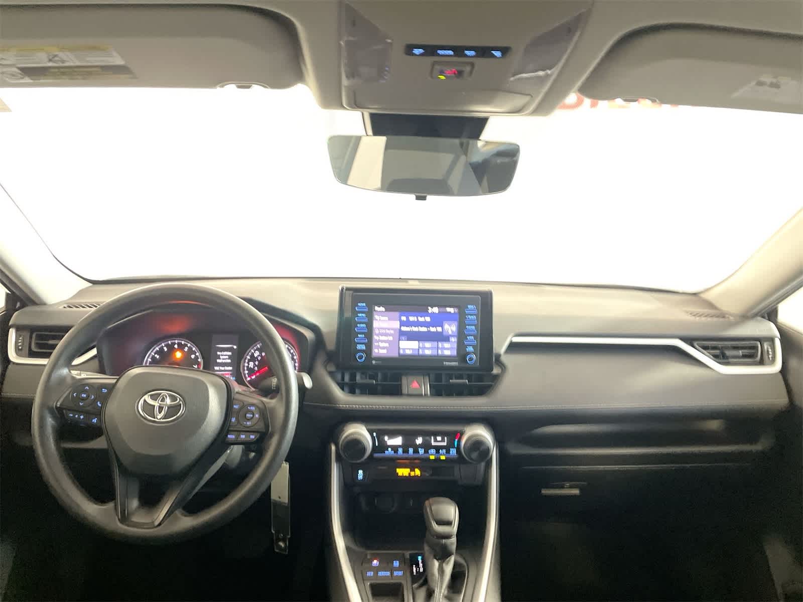 Thumbnail: 2022 Toyota RAV4 - 15