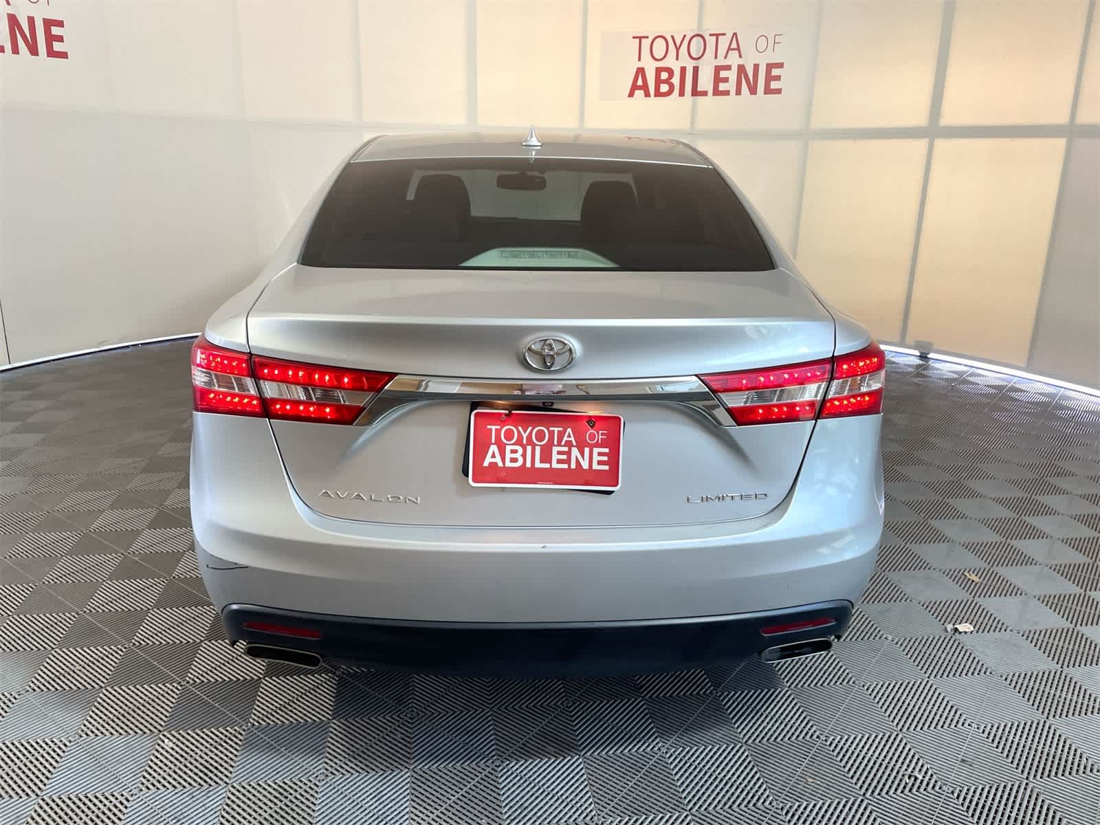 Thumbnail: 2013 Toyota Avalon - 4