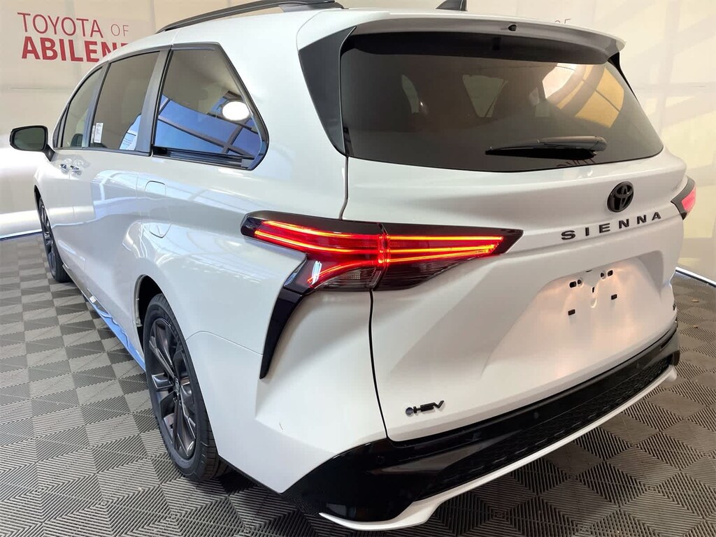 New 2026 Toyota Sienna XSE Van
