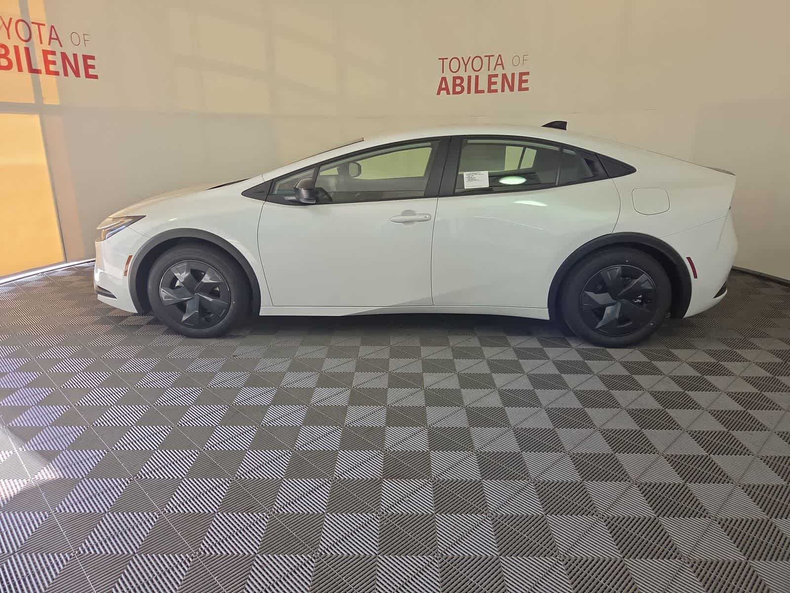 Thumbnail: 2026 Toyota Prius - 2