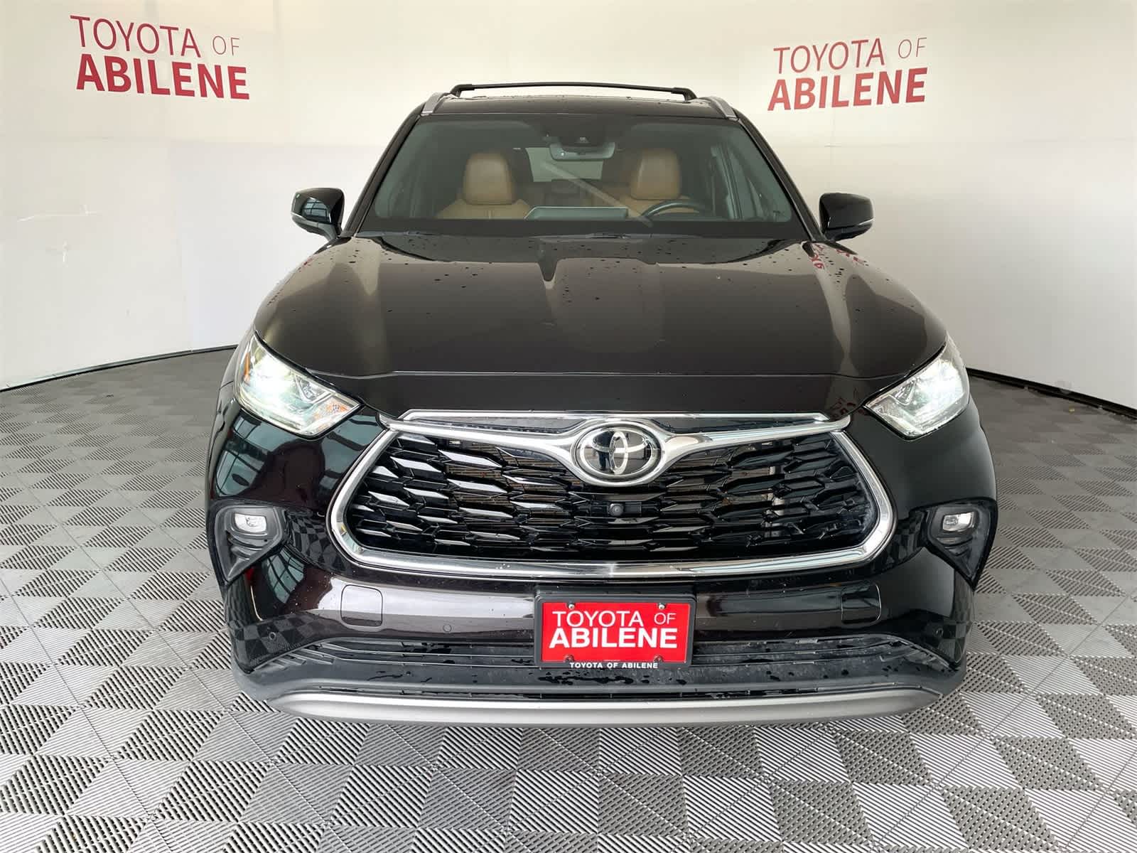 Thumbnail: 2022 Toyota Highlander - 9