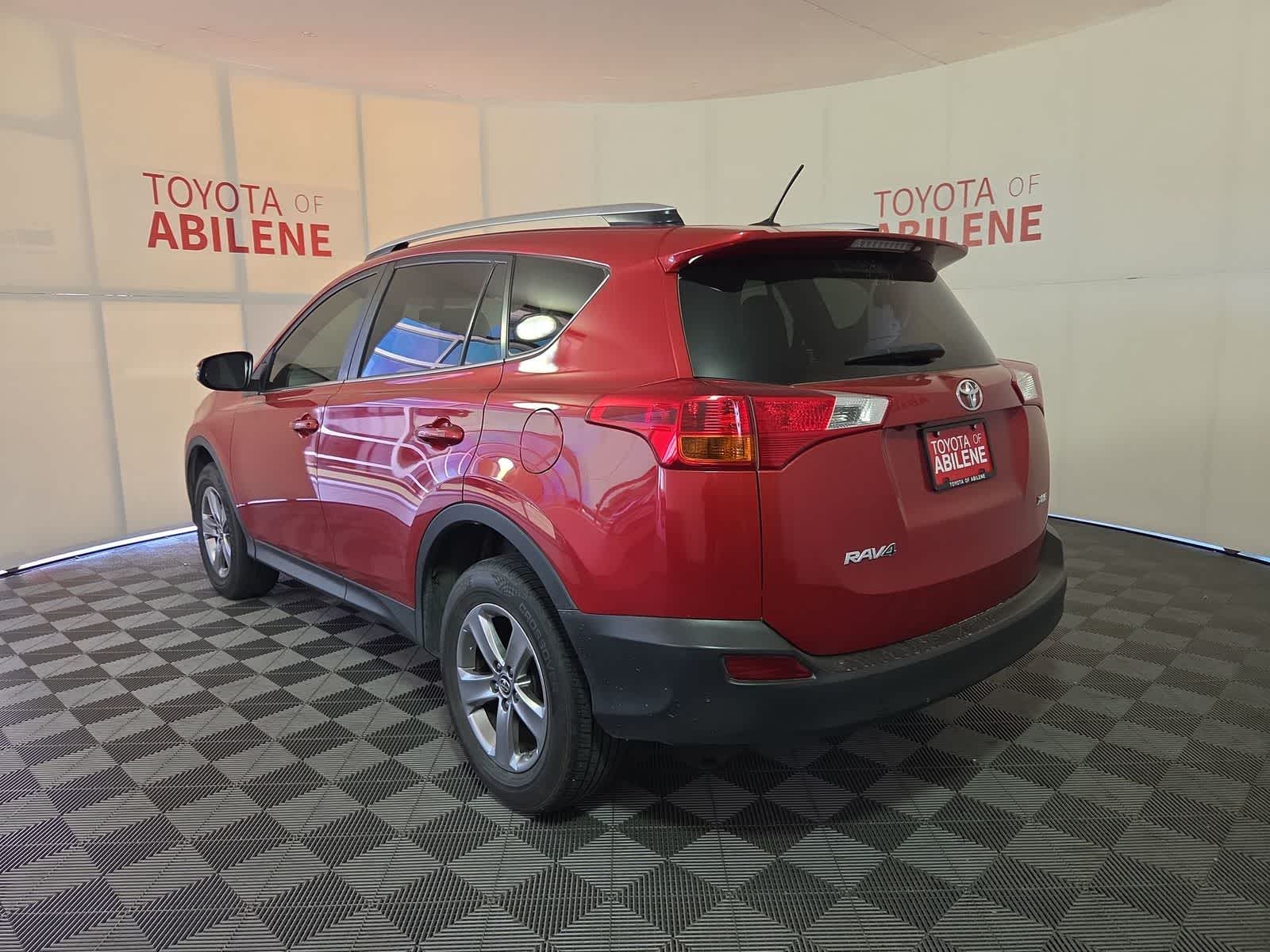 Thumbnail: 2015 Toyota RAV4 - 3