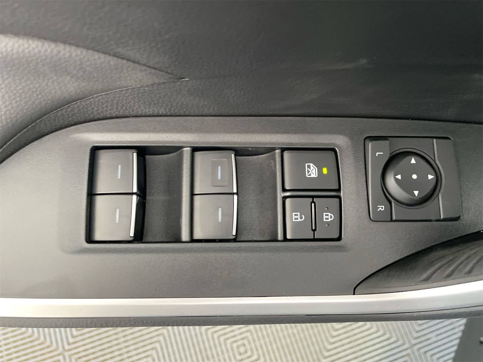 Thumbnail: 2025 Toyota RAV4 - 12