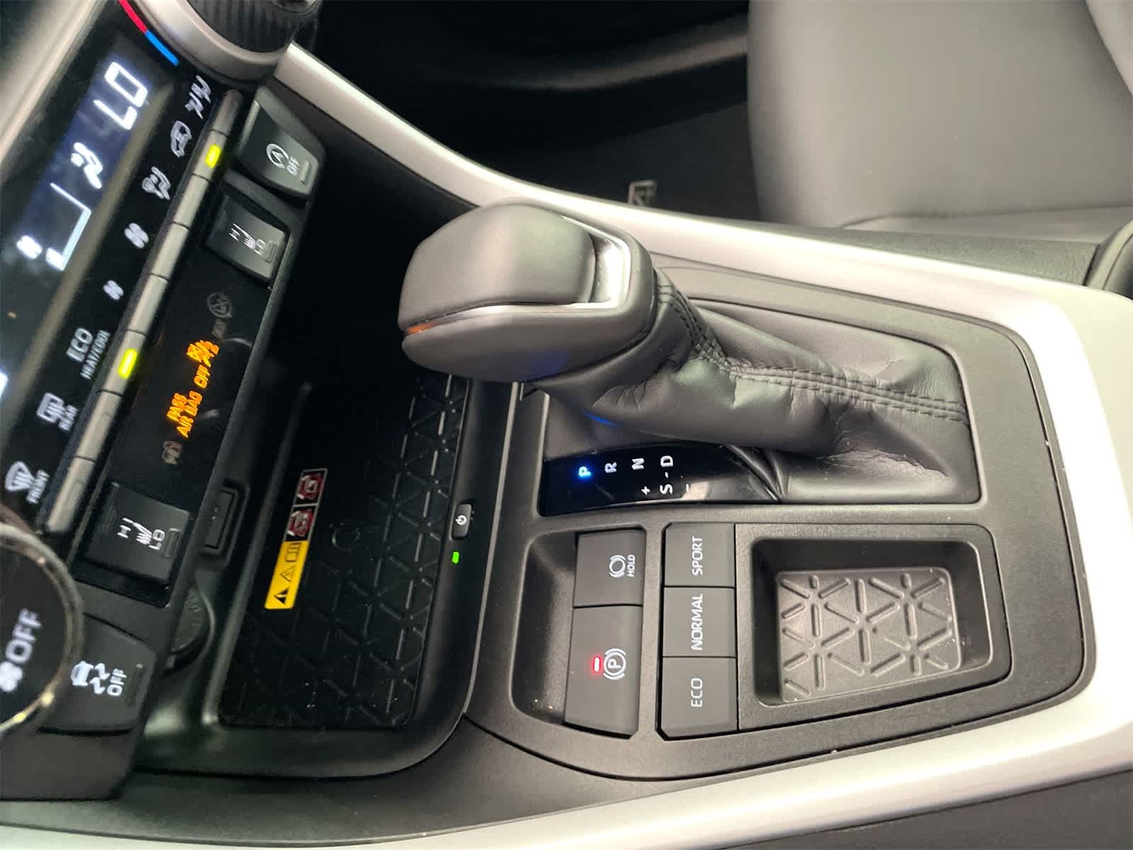 Thumbnail: 2024 Toyota RAV4 - 23