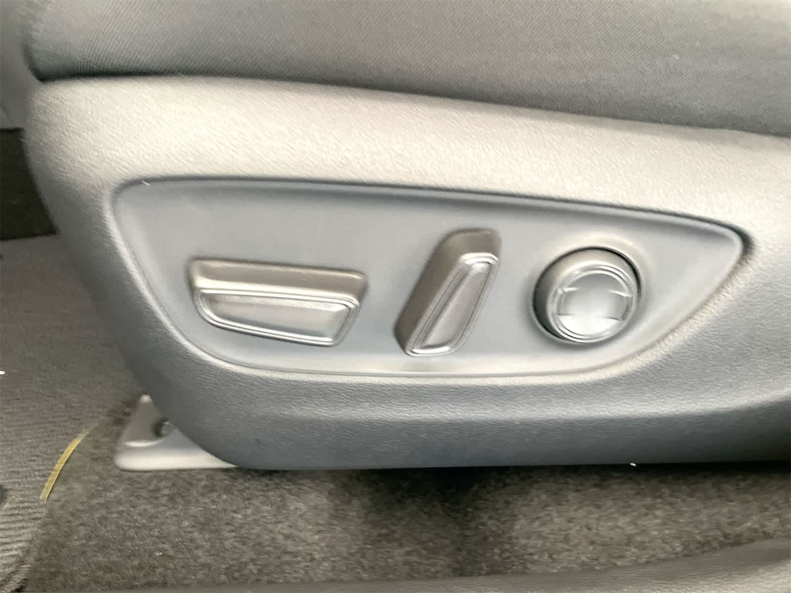 Thumbnail: 2025 Toyota RAV4 - 11