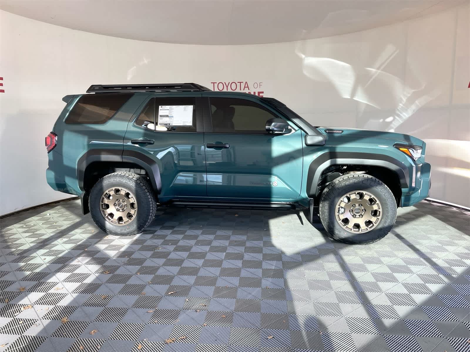 Thumbnail: 2025 Toyota 4Runner - 8