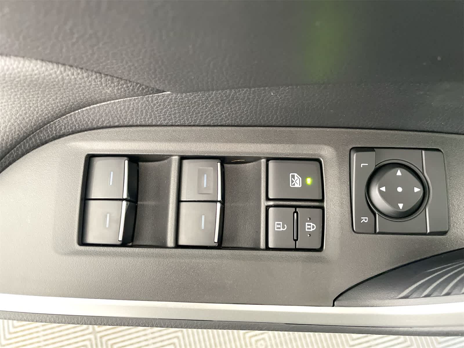 Thumbnail: 2025 Toyota RAV4 - 12