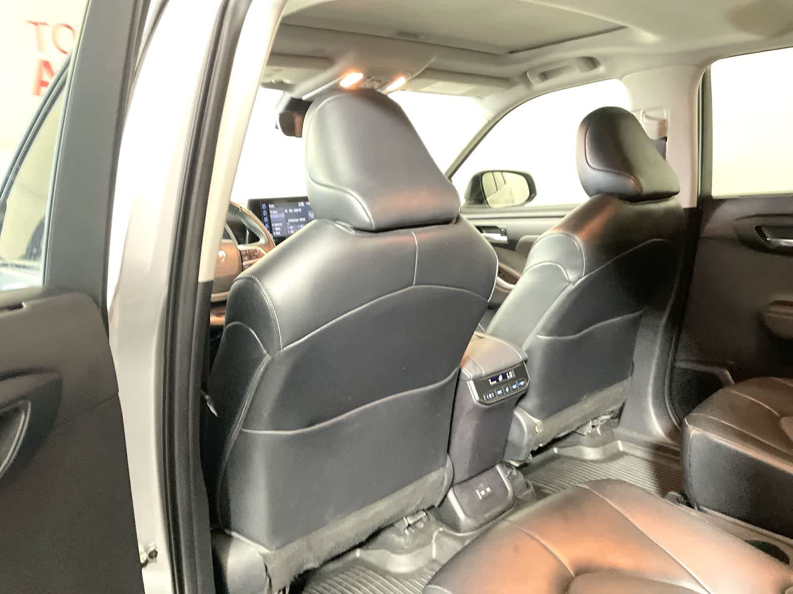 Thumbnail: 2022 Toyota Highlander - 13