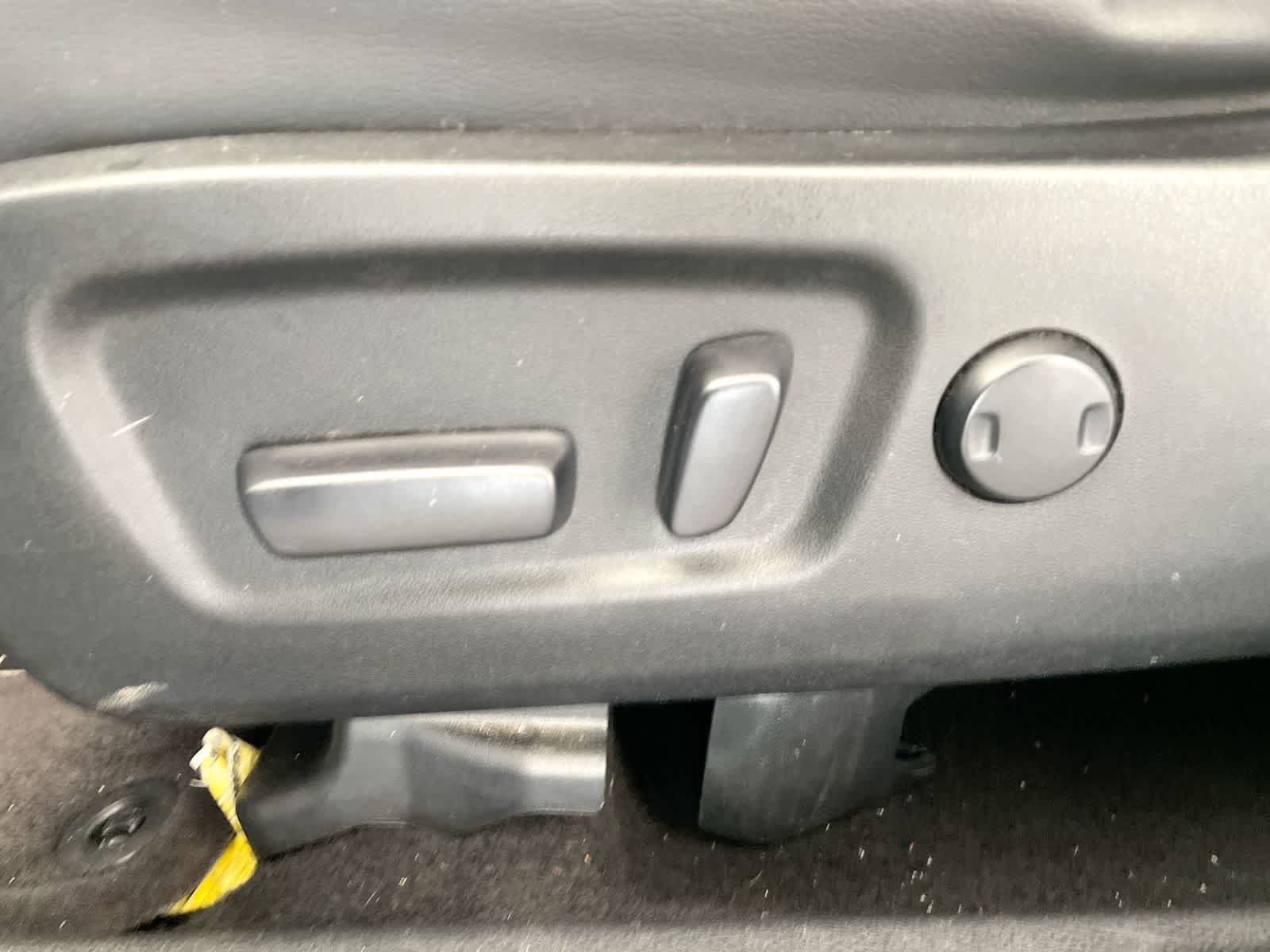 Thumbnail: 2016 Toyota Highlander - 11