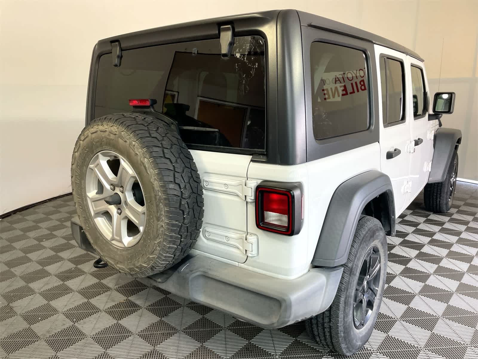 Thumbnail: 2018 Jeep Wrangler - 7