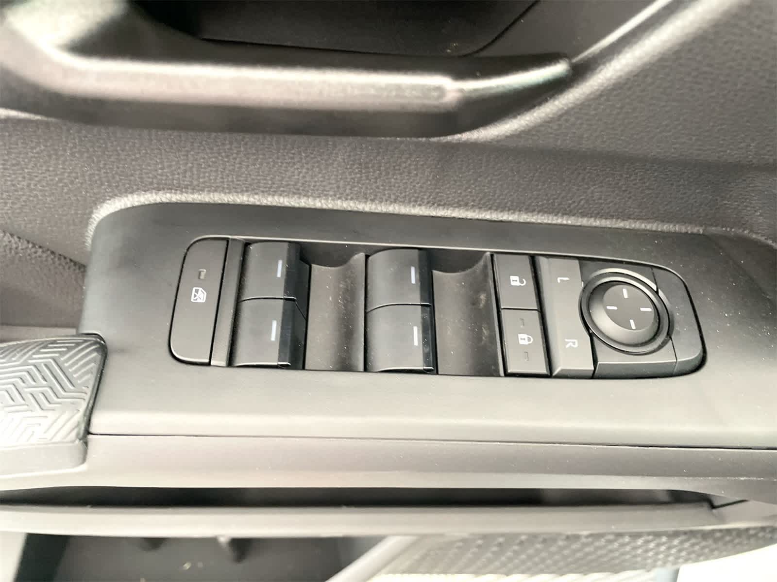 2025 Toyota Tacoma SR5 11