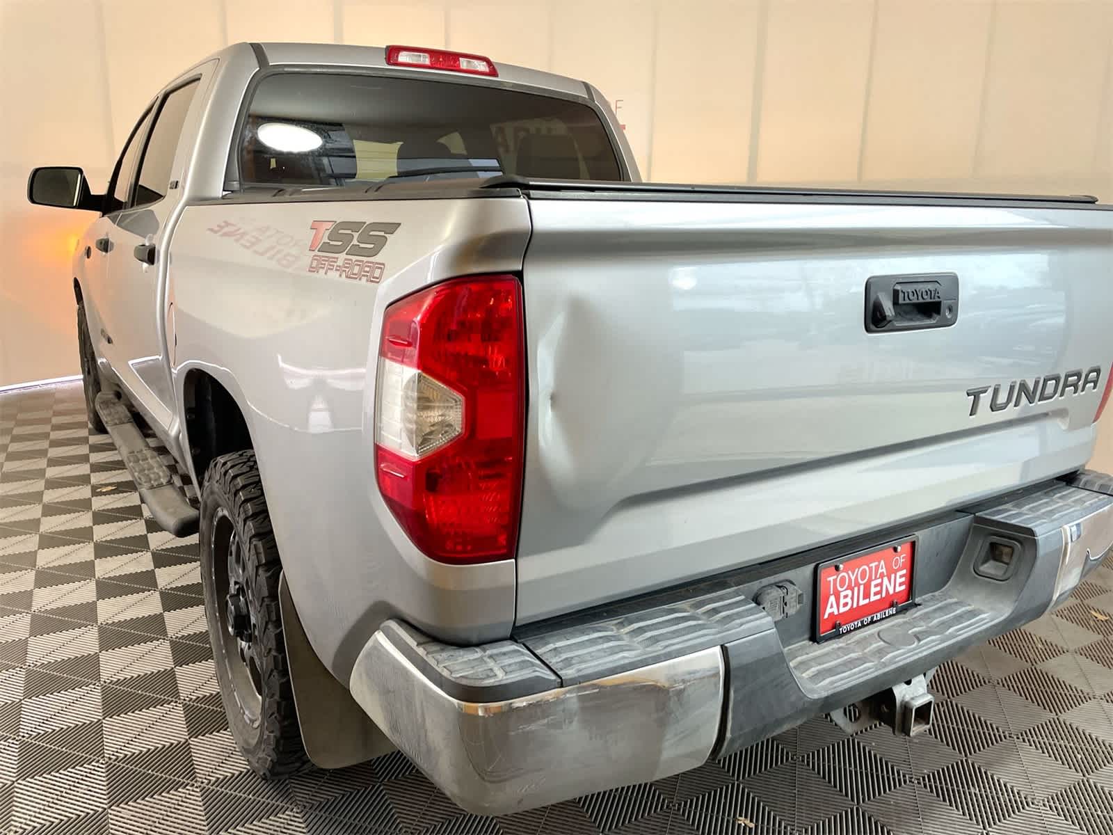 Thumbnail: 2016 Toyota Tundra - 3