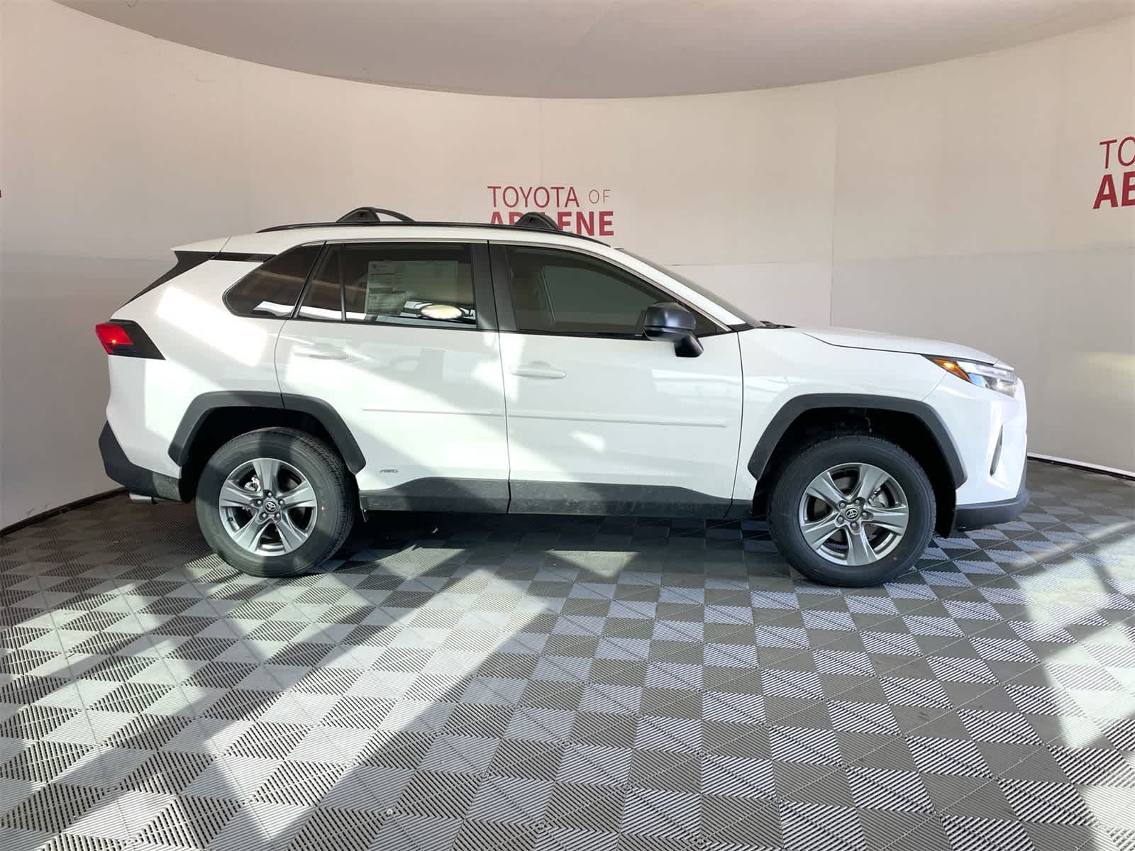 Thumbnail: 2025 Toyota RAV4 - 8