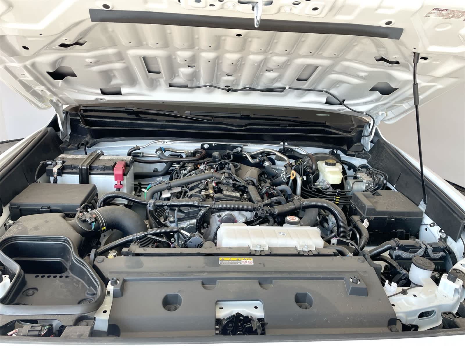 2025 Toyota Tacoma SR5 25