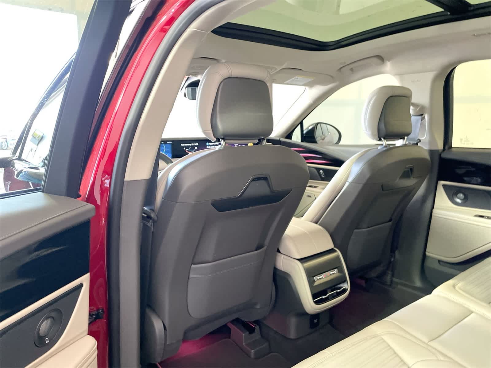 Thumbnail: 2025 Lincoln Nautilus - 12