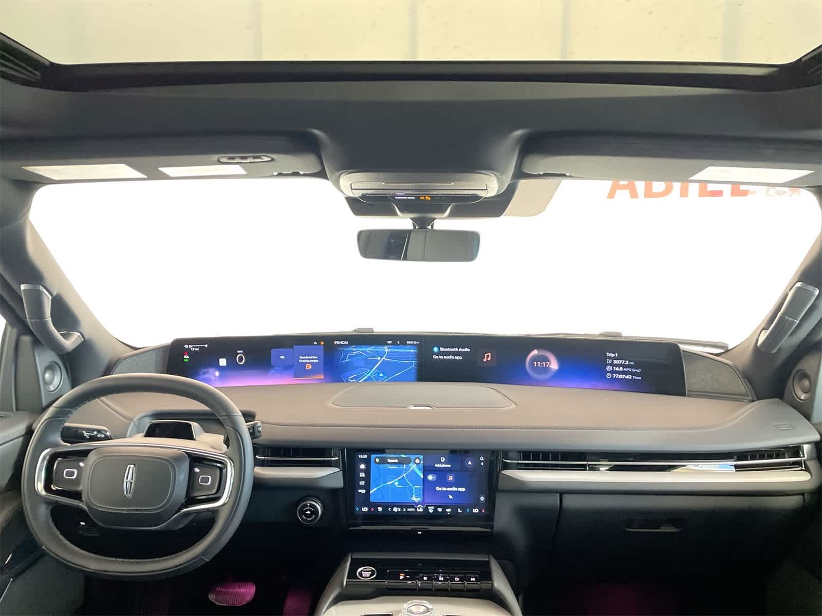 Thumbnail: 2025 Lincoln Navigator - 16