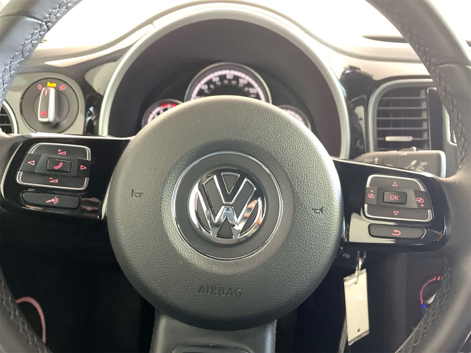 2016 Volkswagen Beetle SE 15