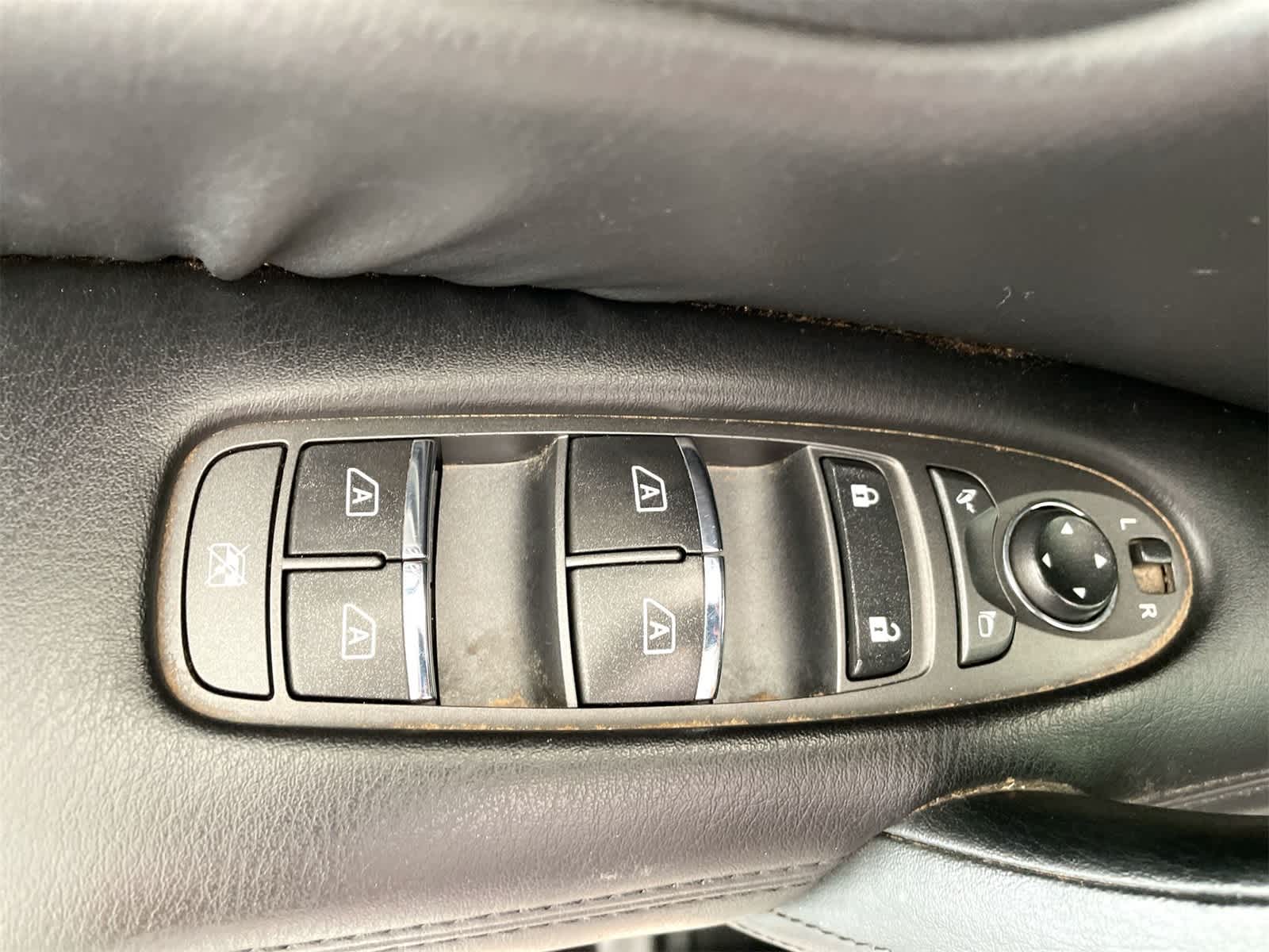 Thumbnail: 2021 Nissan Armada - 12