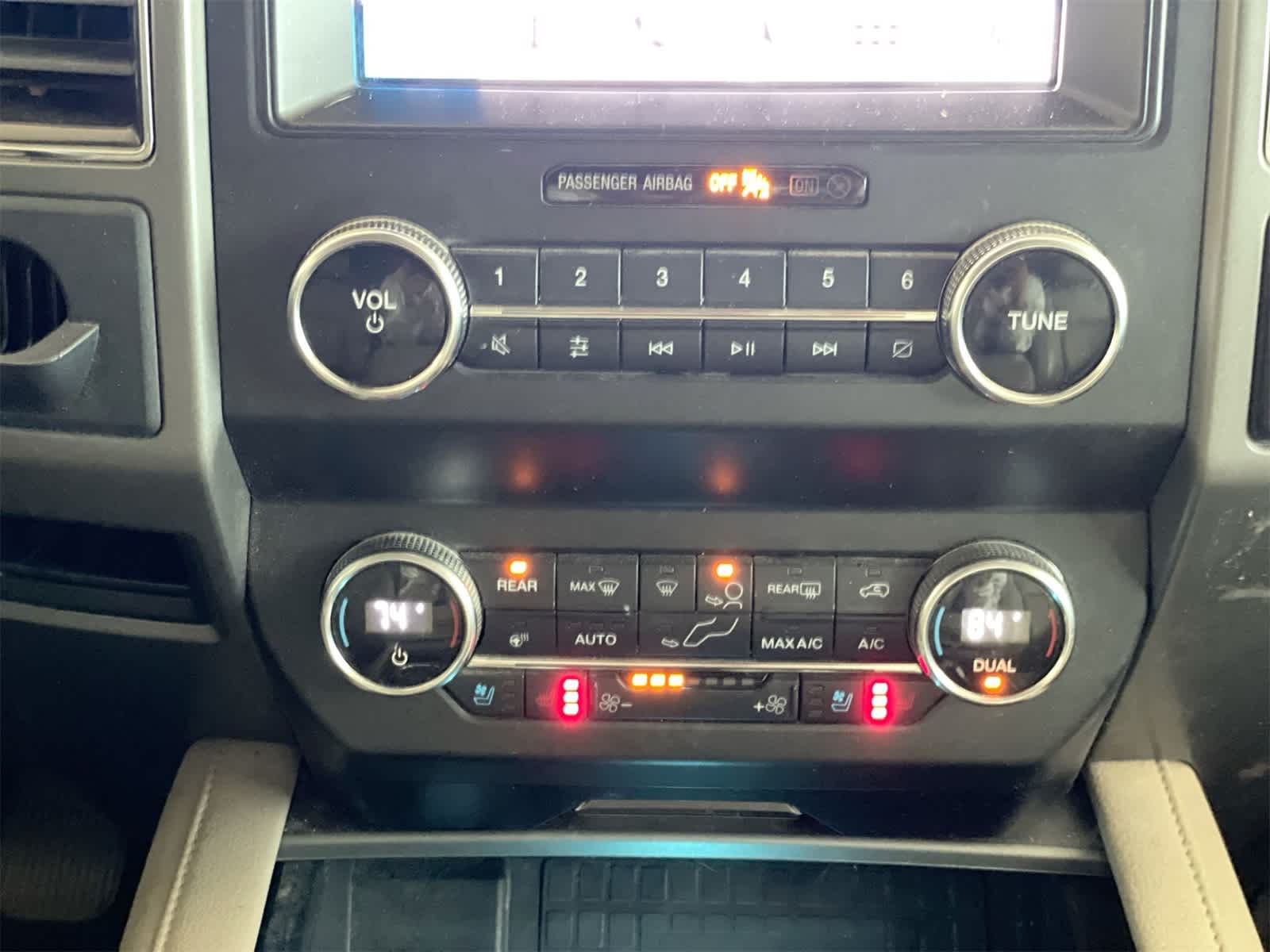 Thumbnail: 2019 Ford Expedition - 22