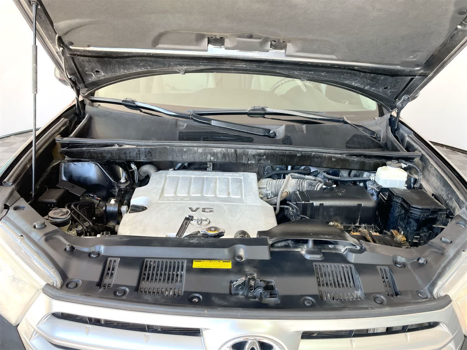 Thumbnail: 2011 Toyota Highlander - 28