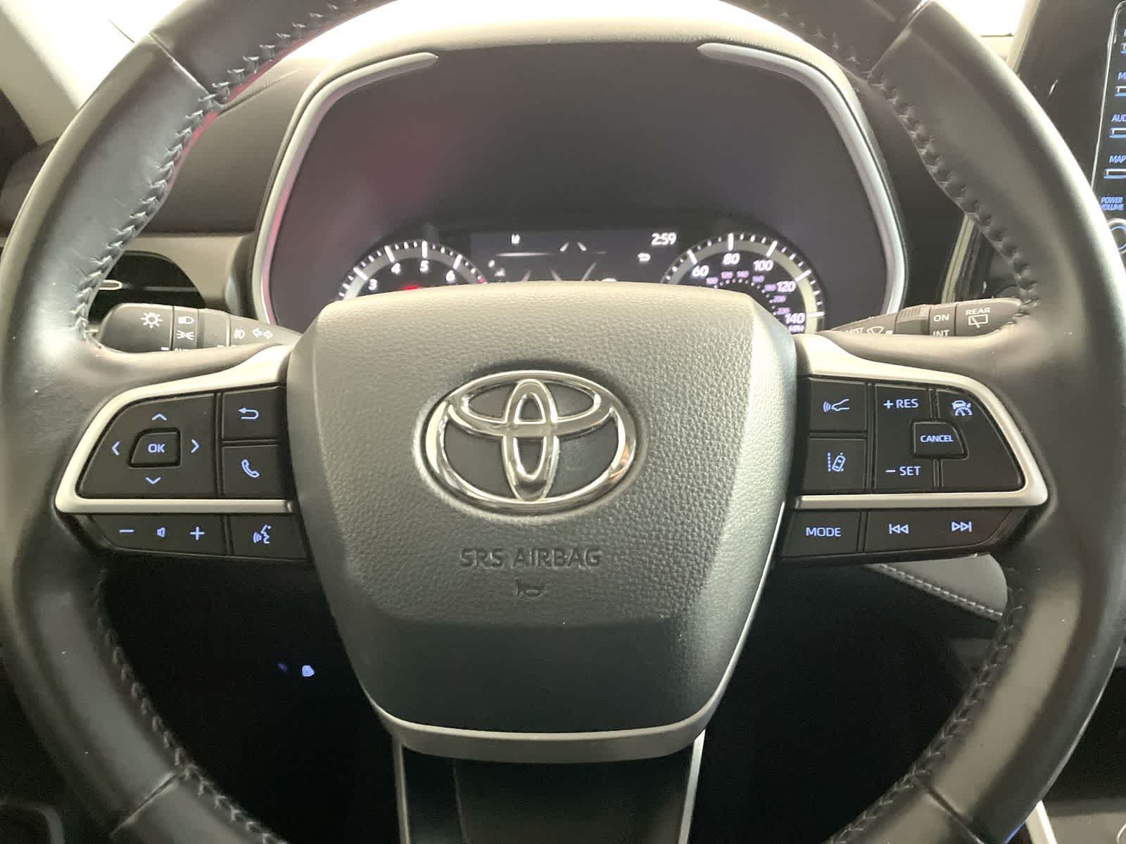 Thumbnail: 2022 Toyota Highlander - 19