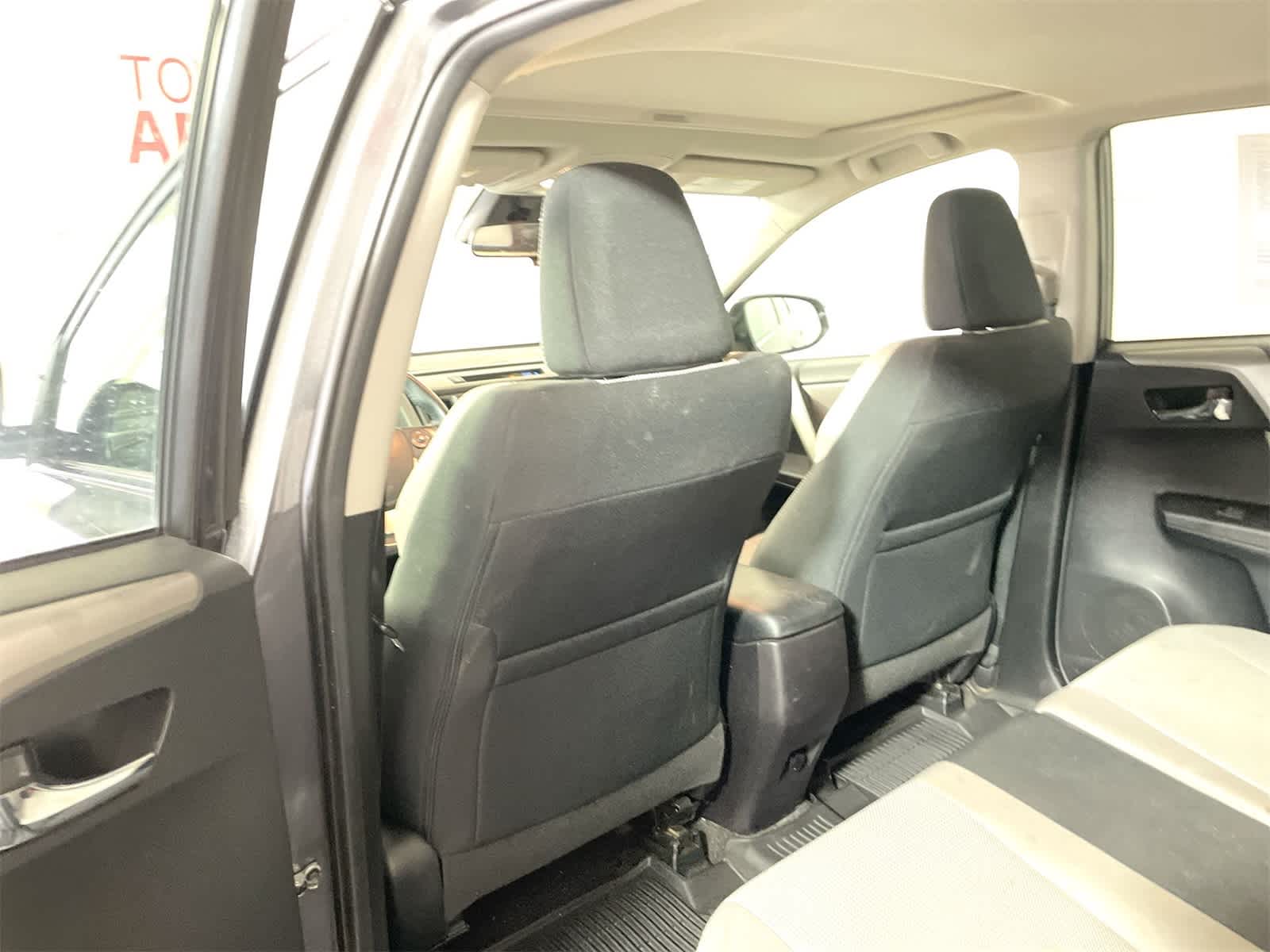 Thumbnail: 2018 Toyota RAV4 - 12