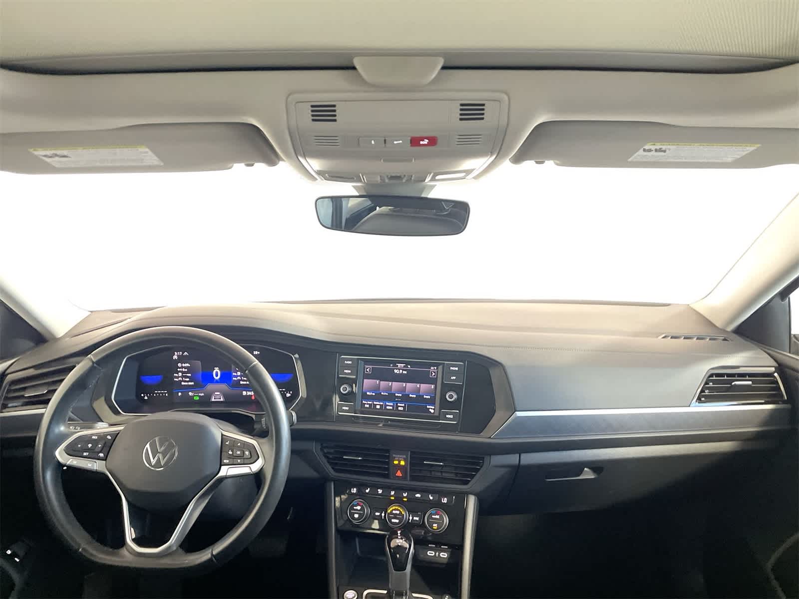 Thumbnail: 2024 Volkswagen Jetta - 16