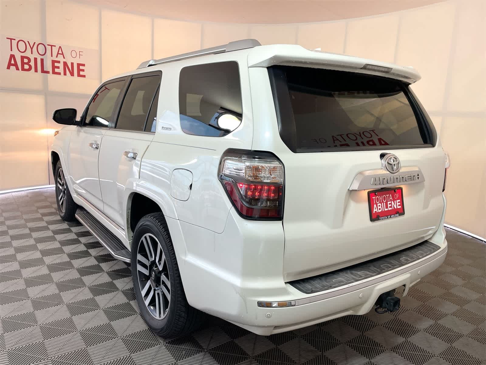 Thumbnail: 2019 Toyota 4Runner - 3