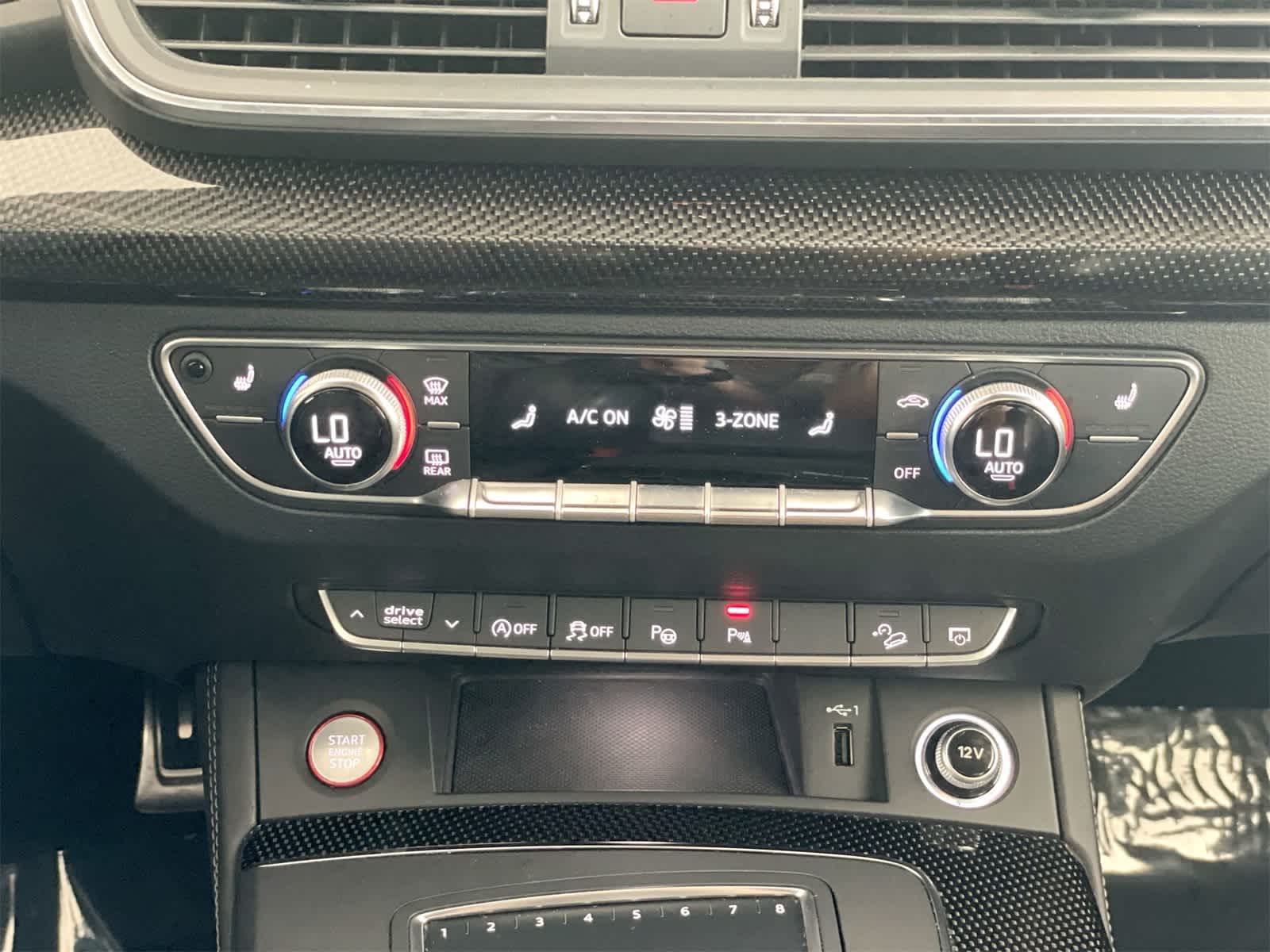 Thumbnail: 2020 Audi SQ5 - 22