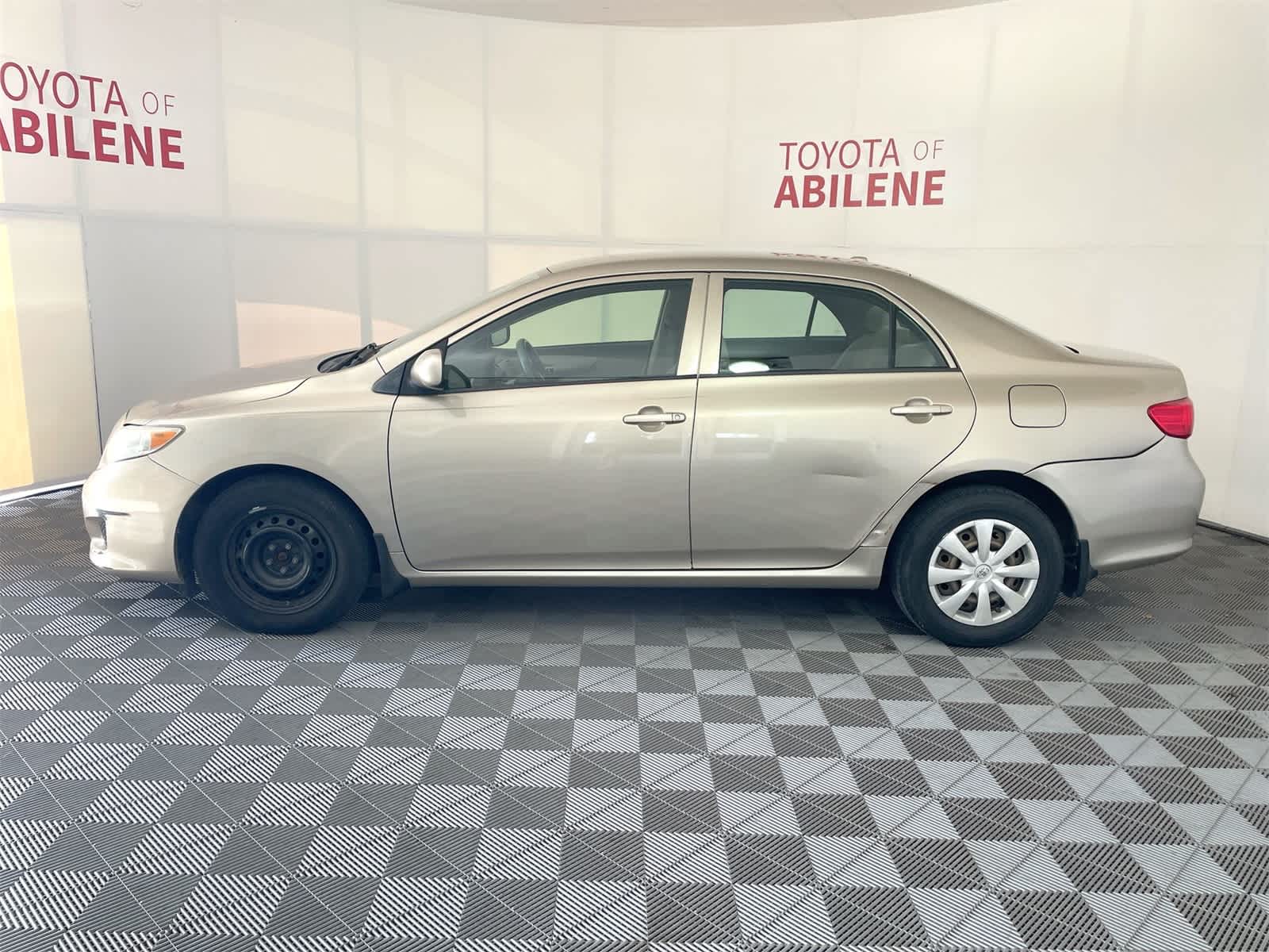 Thumbnail: 2009 Toyota Corolla - 2