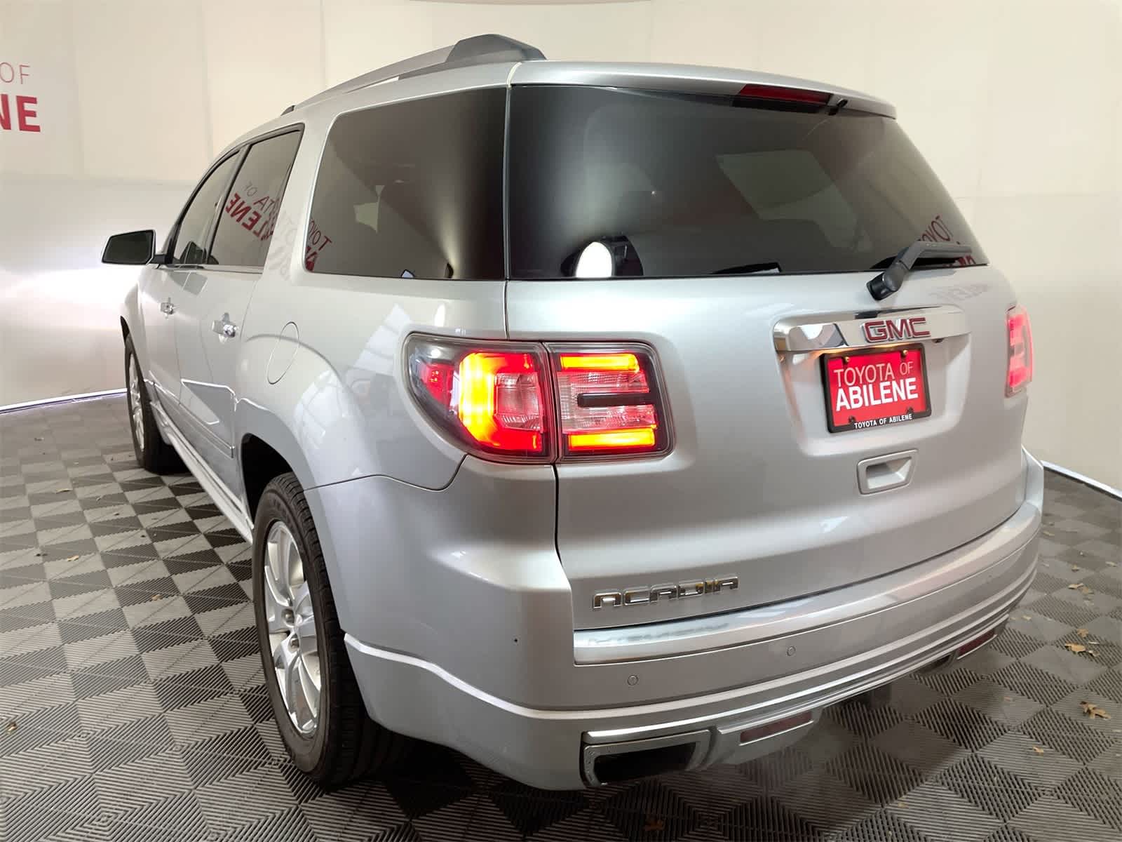 Thumbnail: 2015 GMC Acadia - 3