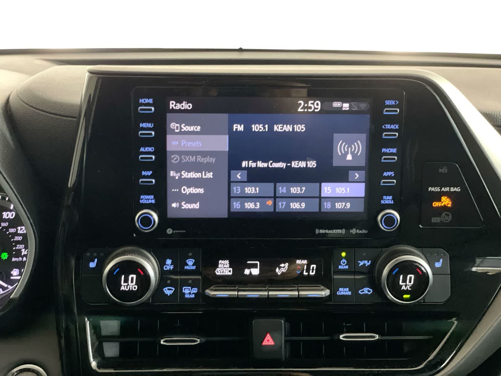 Thumbnail: 2022 Toyota Highlander - 21