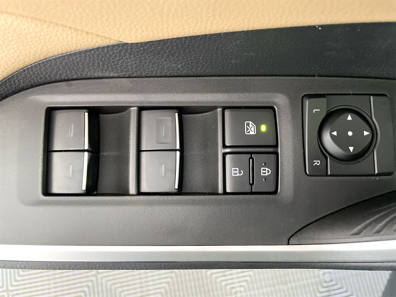 Thumbnail: 2025 Toyota RAV4 - 11